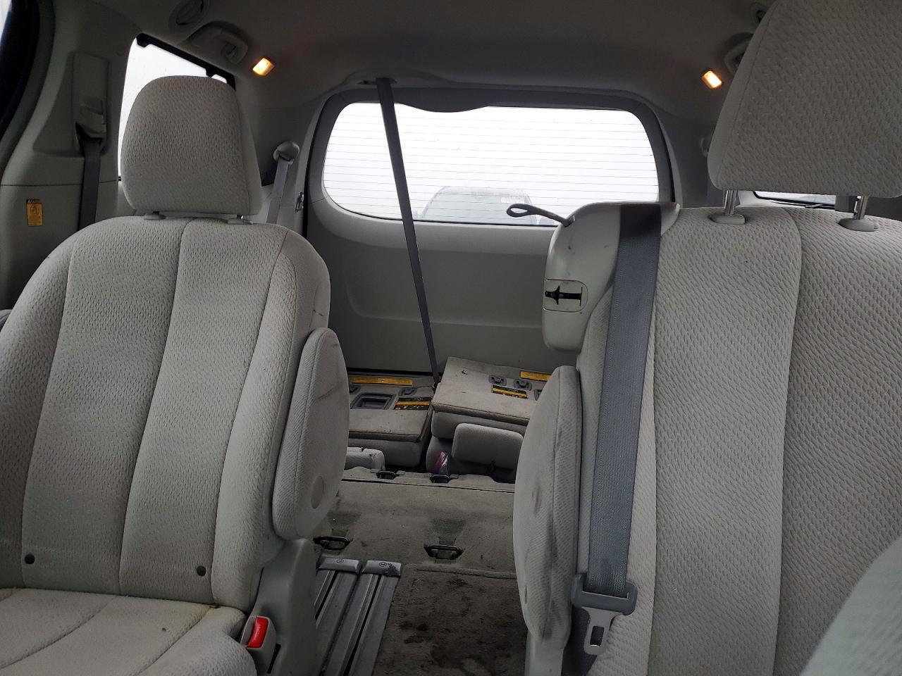 2013 Toyota Sienna le