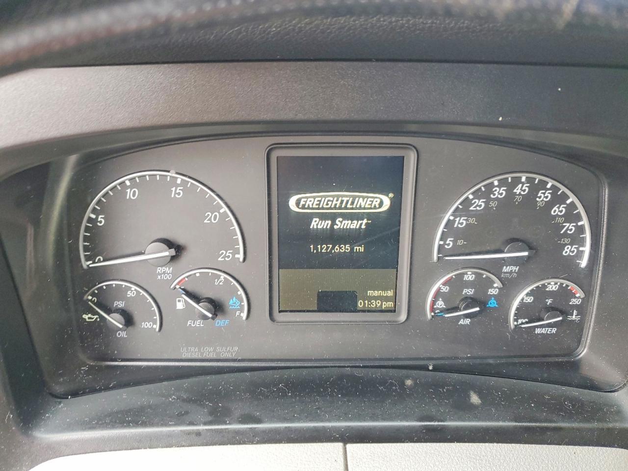 2019 Freightliner Cascadia 126 Semi Truck