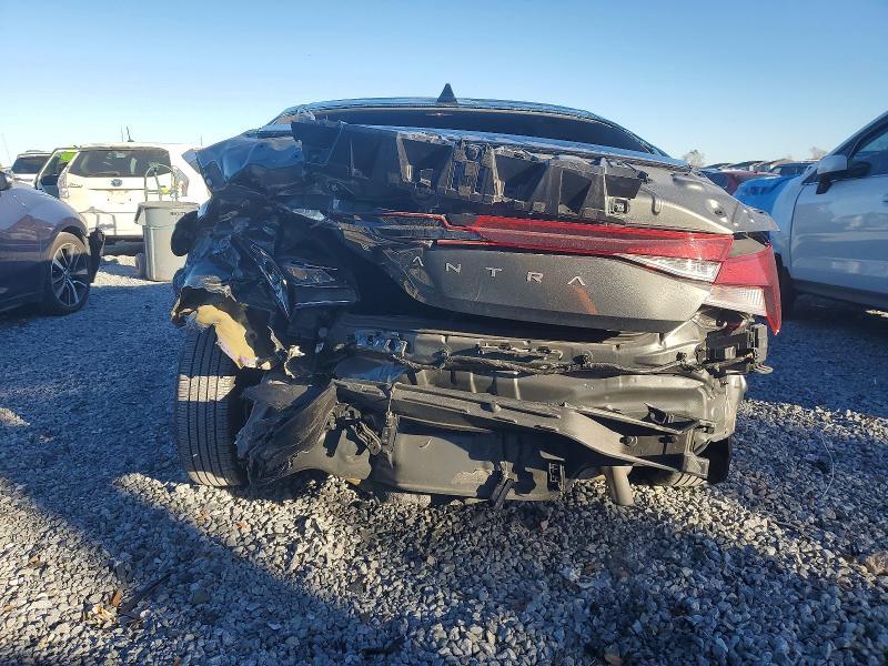 2025 Hyundai Elantra se