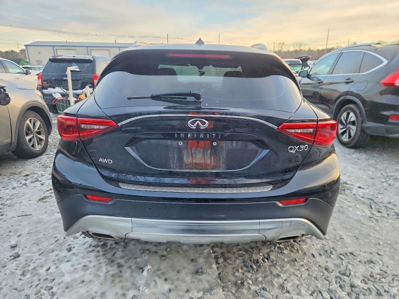 2017 Infinity Qx30 Premium