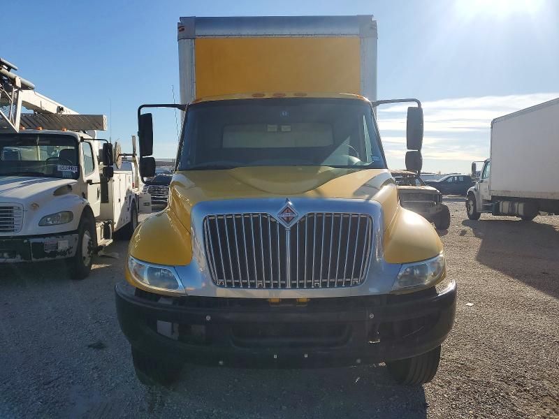 2013 International 4300 BOX Truck