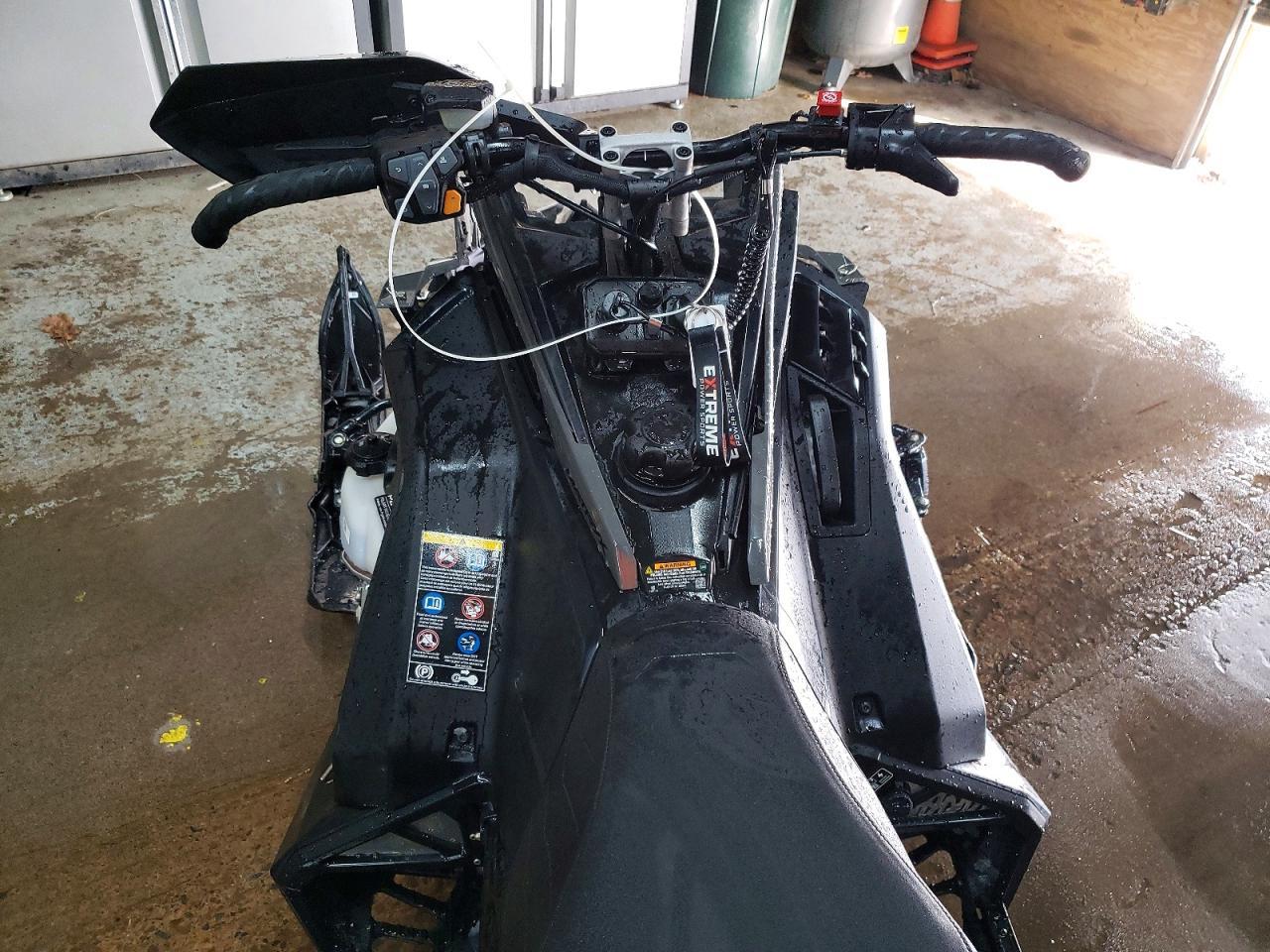 2025 Polaris 650 Indy Matryx XCR