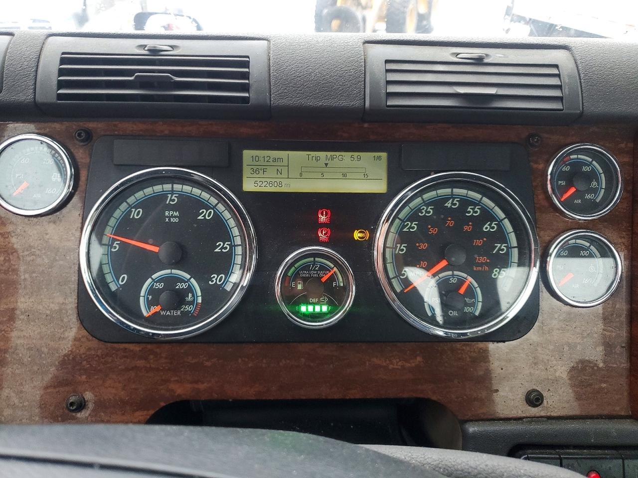 2017 Freigliner 2017 Freightliner Cascadia 125 Semi Truck