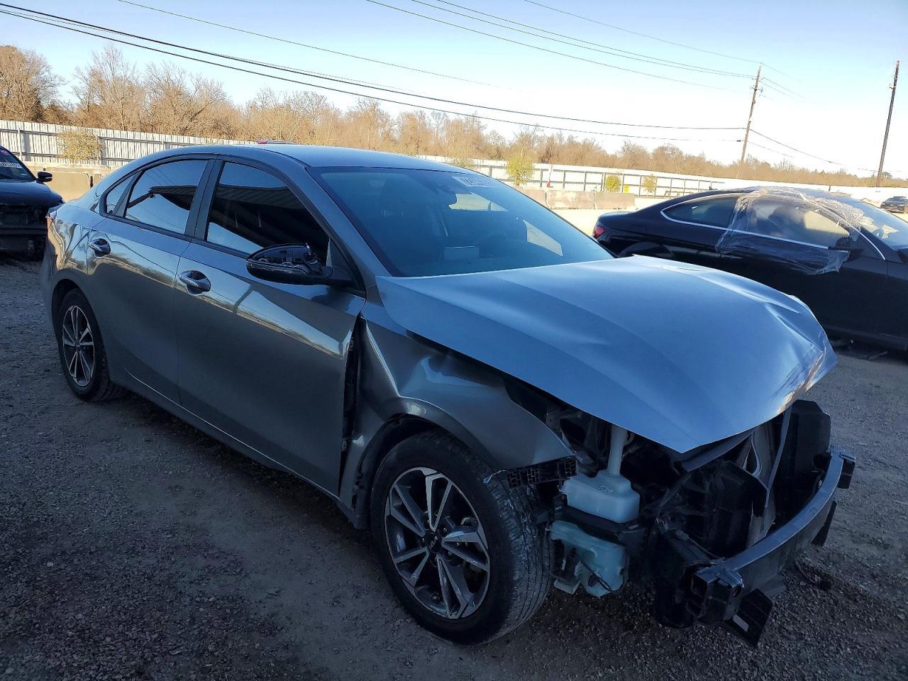 2023 KIA Forte lx
