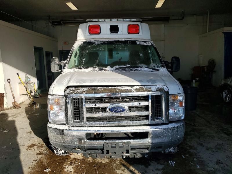 2014 Ford E350 Ambulance
