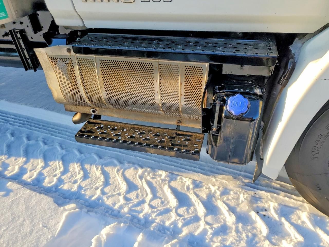 2014 Hino 258/268 BOX Truck