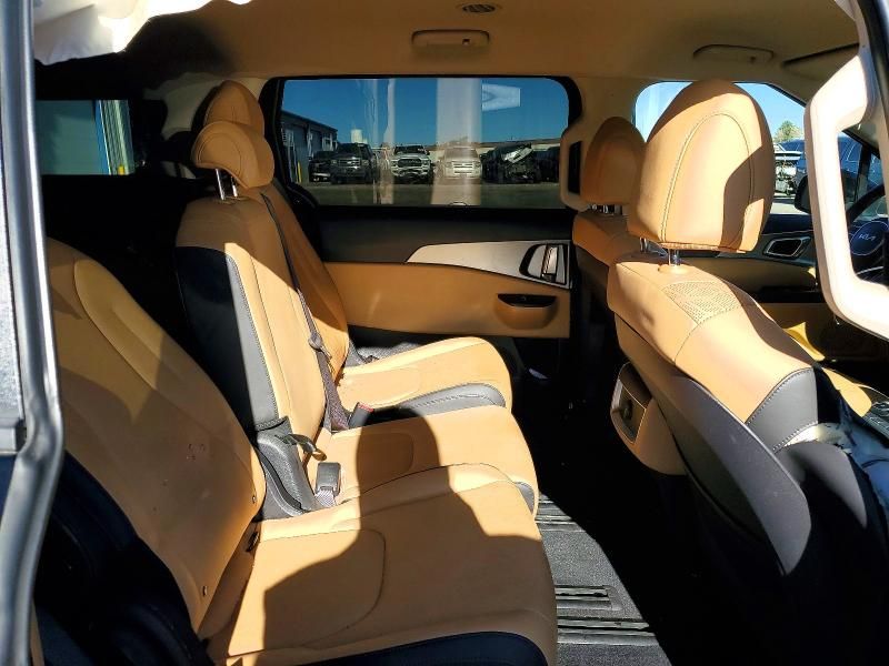 2024 KIA Carnival lx