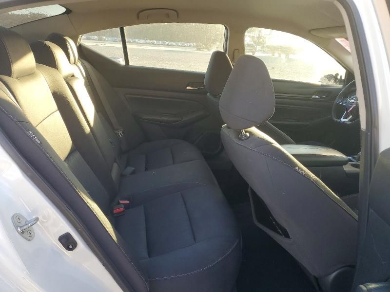 2019 Nissan Altima s