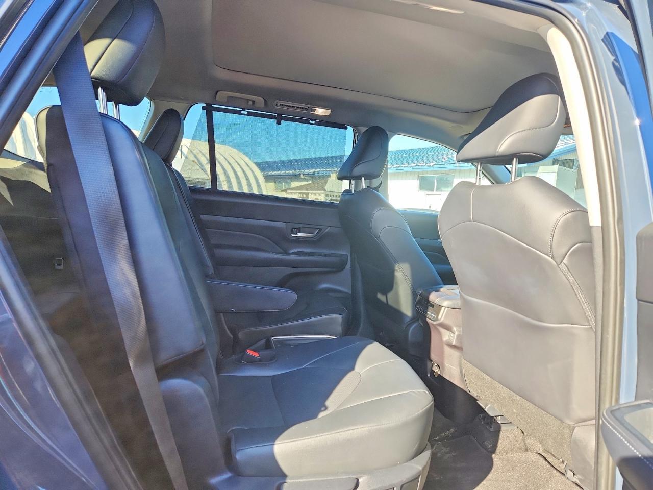 2025 Toyota Grand Highlander le