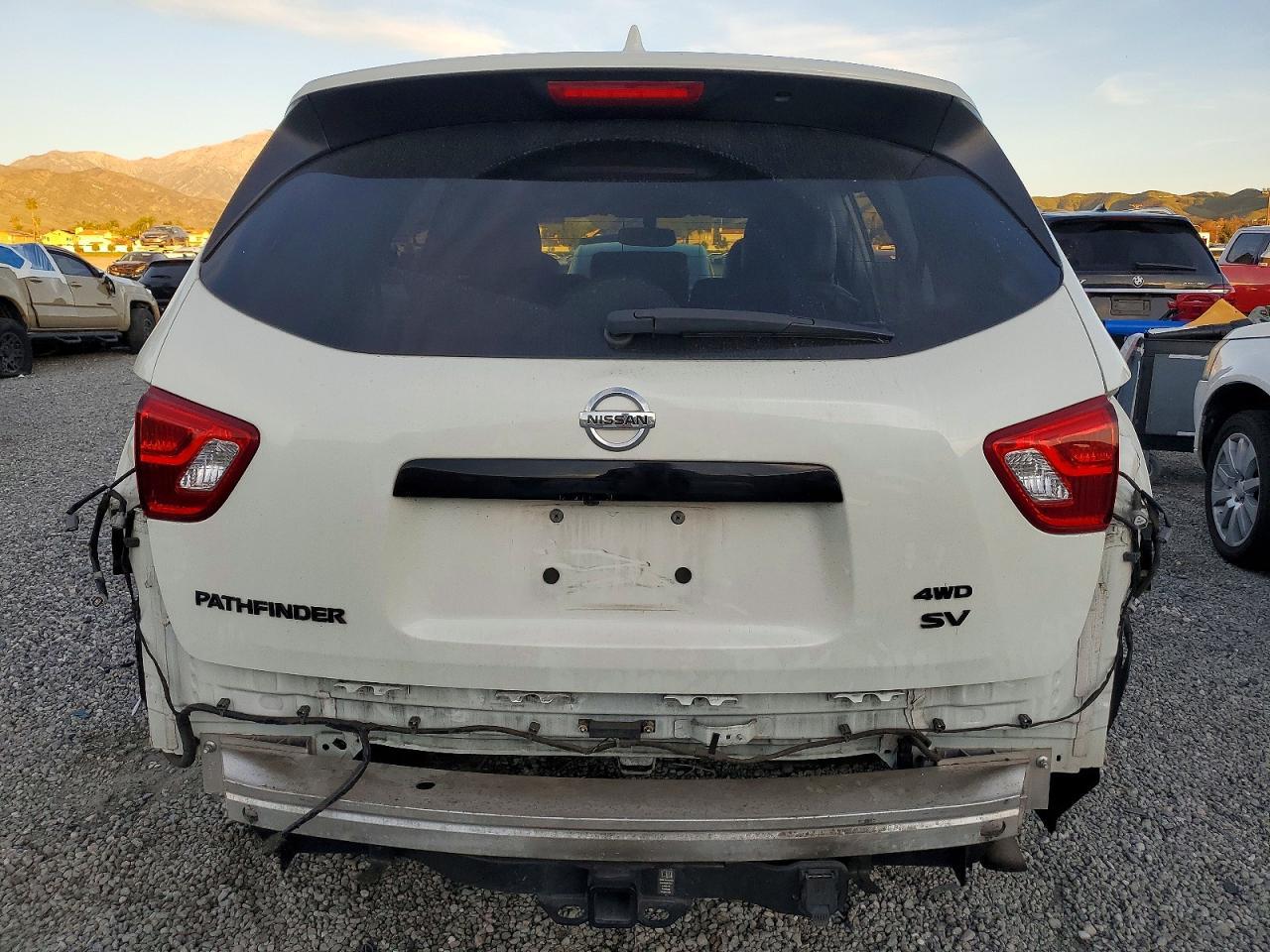 2019 Nissan Pathfinder s