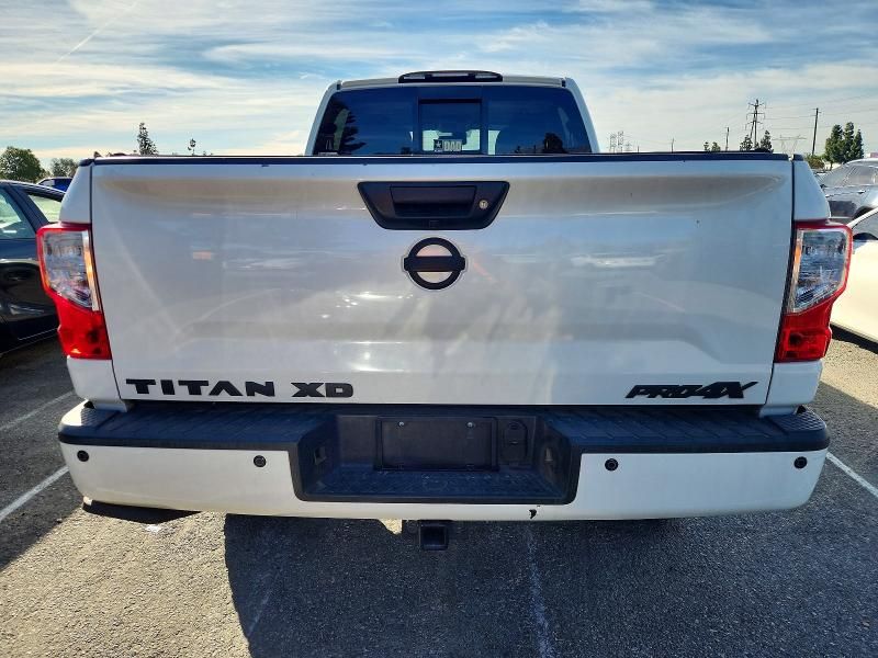 2018 Nissan Titan xd sl