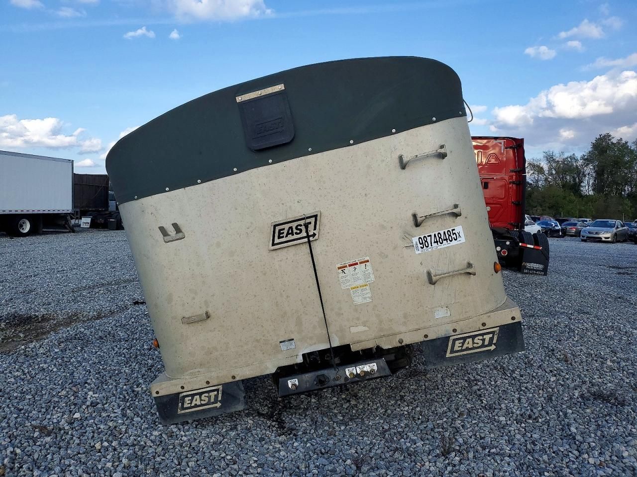 2017 Arrow 2017 East END Dump Trailer