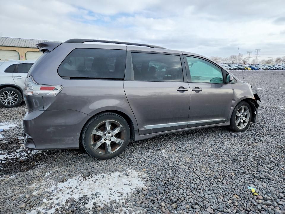 2012 Toyota Sienna Sport