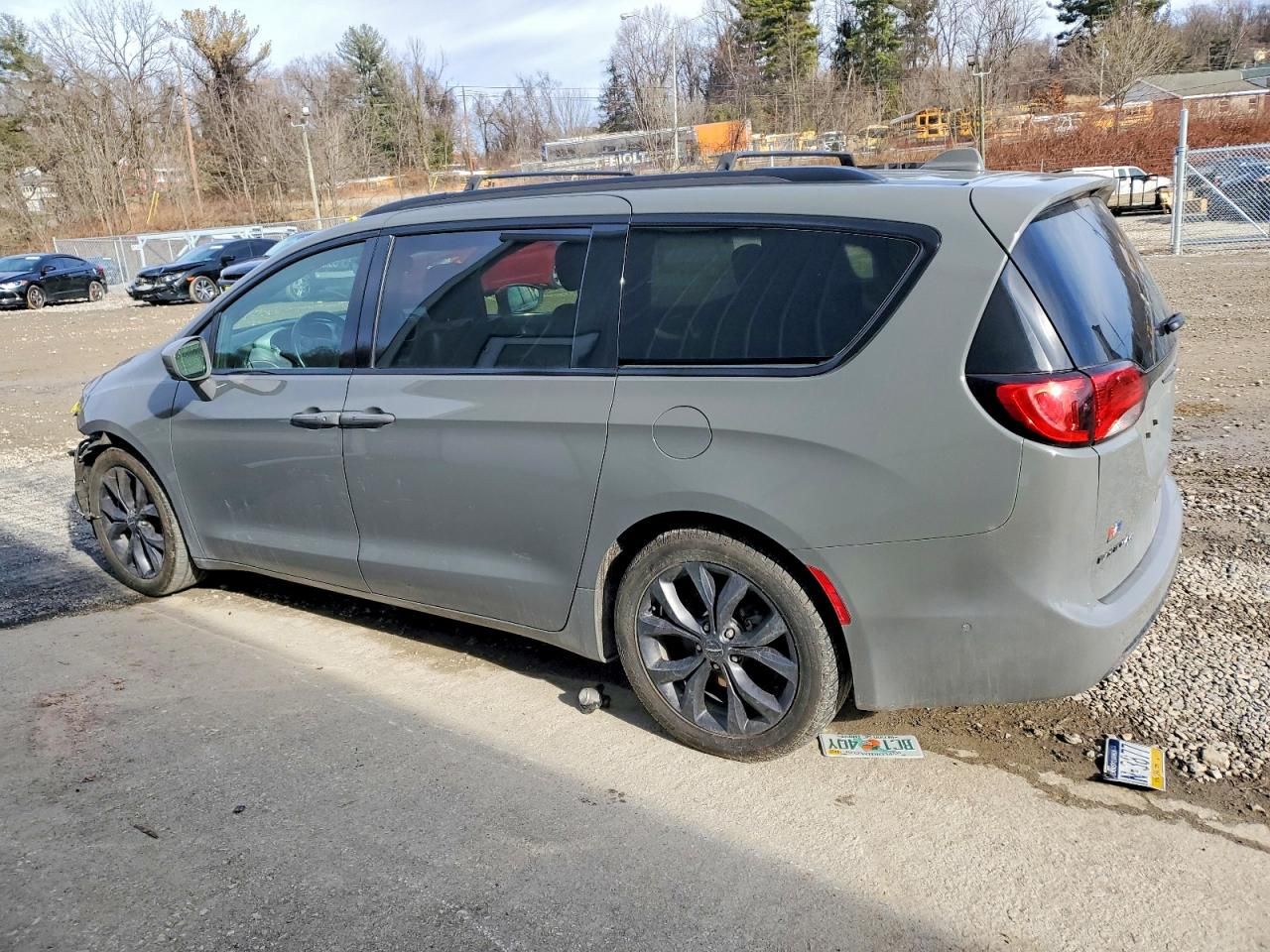 2020 Chrysler Pacifica Touring l