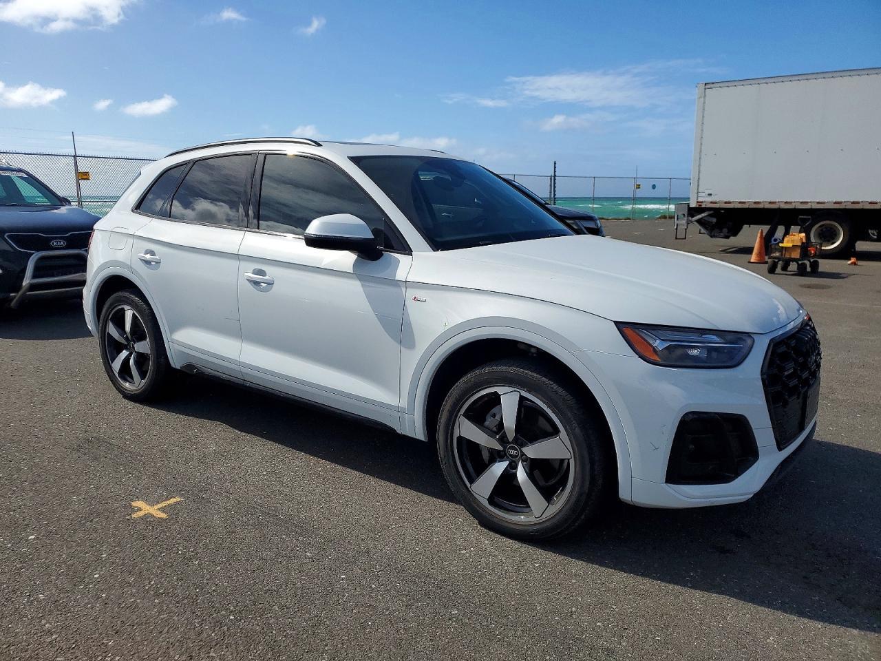 2022 Audi Q5 Premium Plus 45