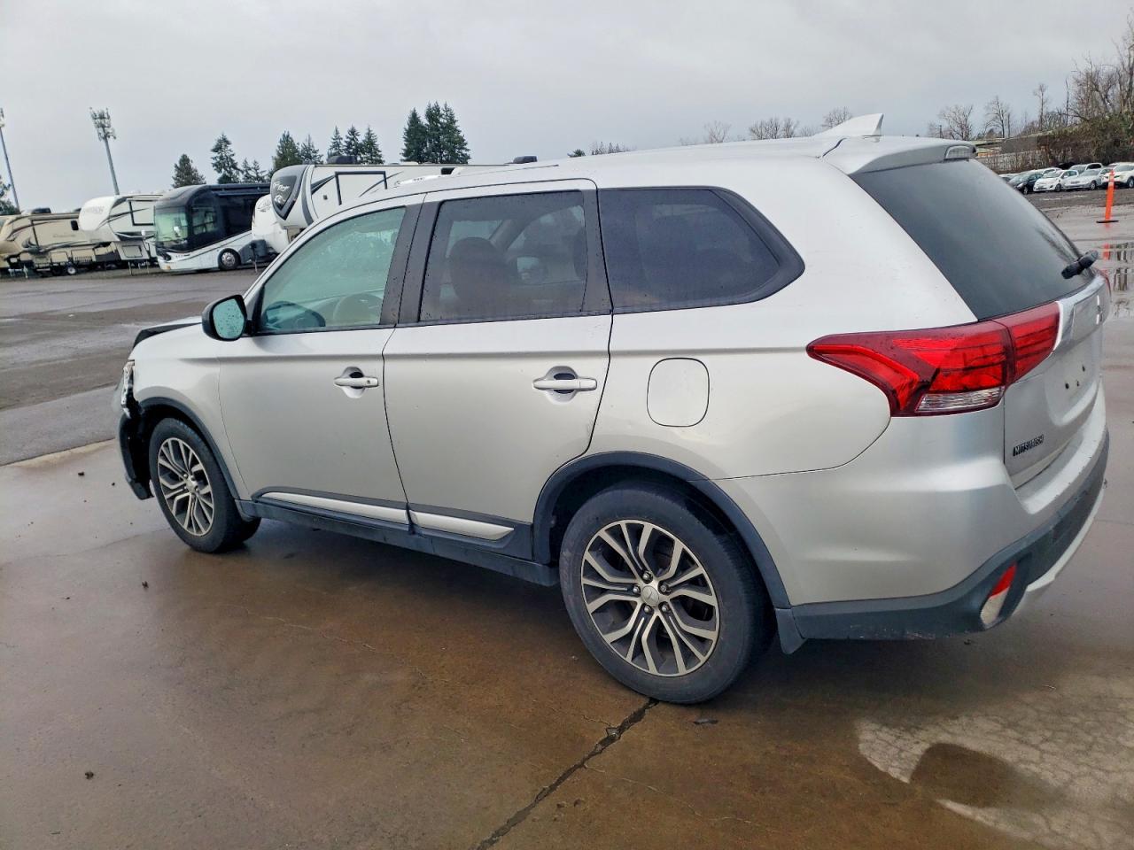 2018 Mitsubishi Outlander es