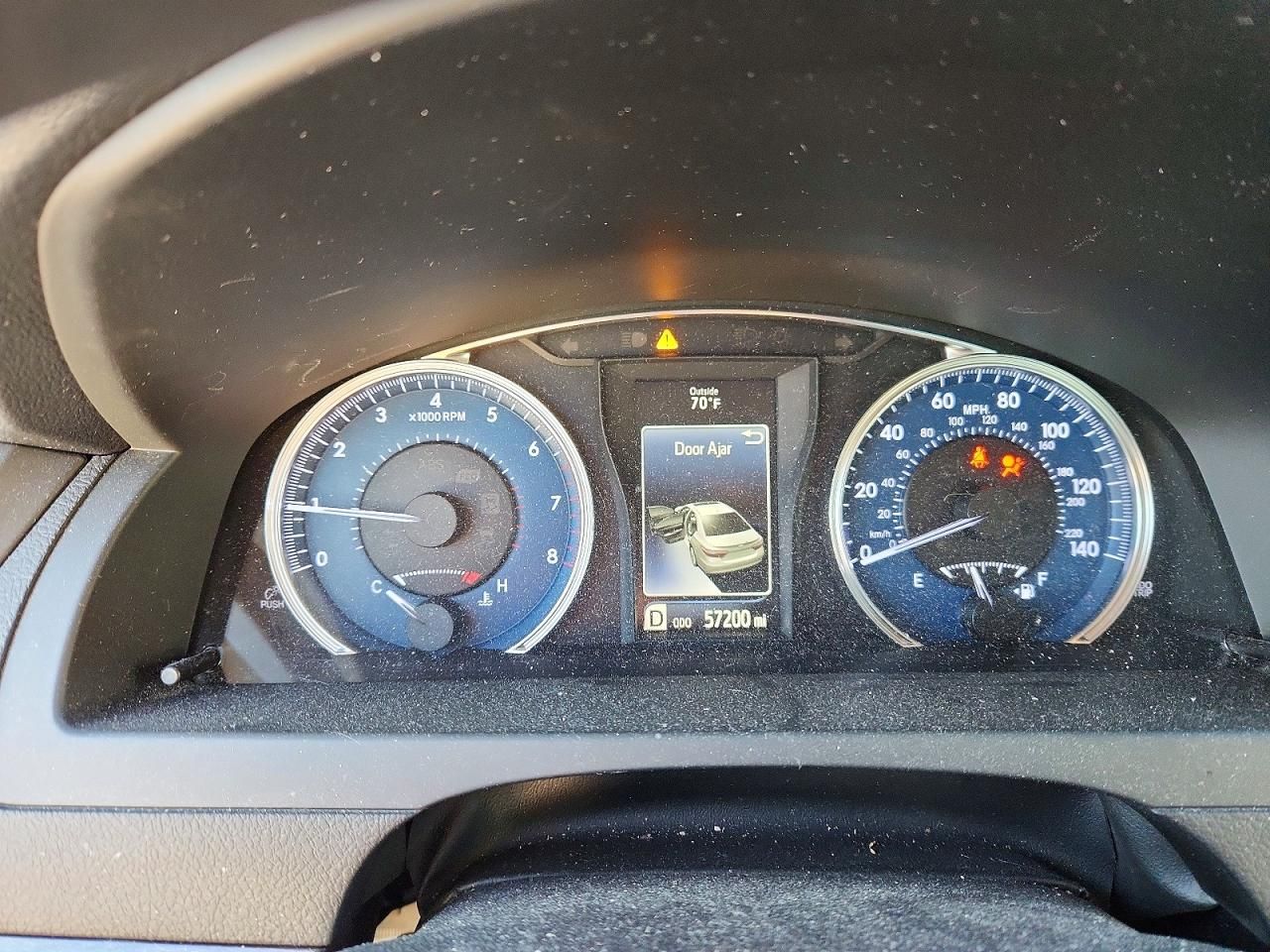 2016 Toyota Camry le