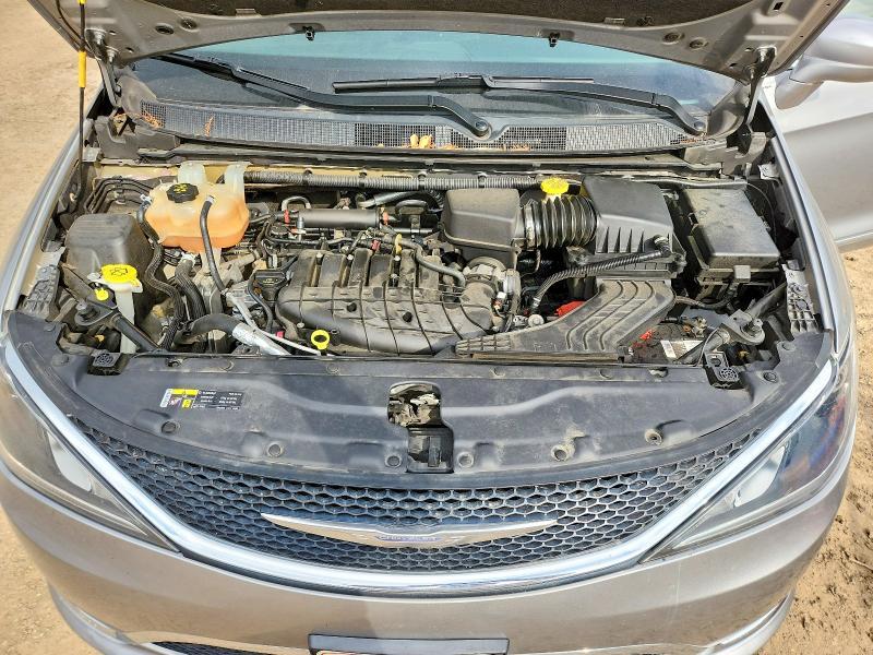 2017 Chrysler Pacifica Touring l