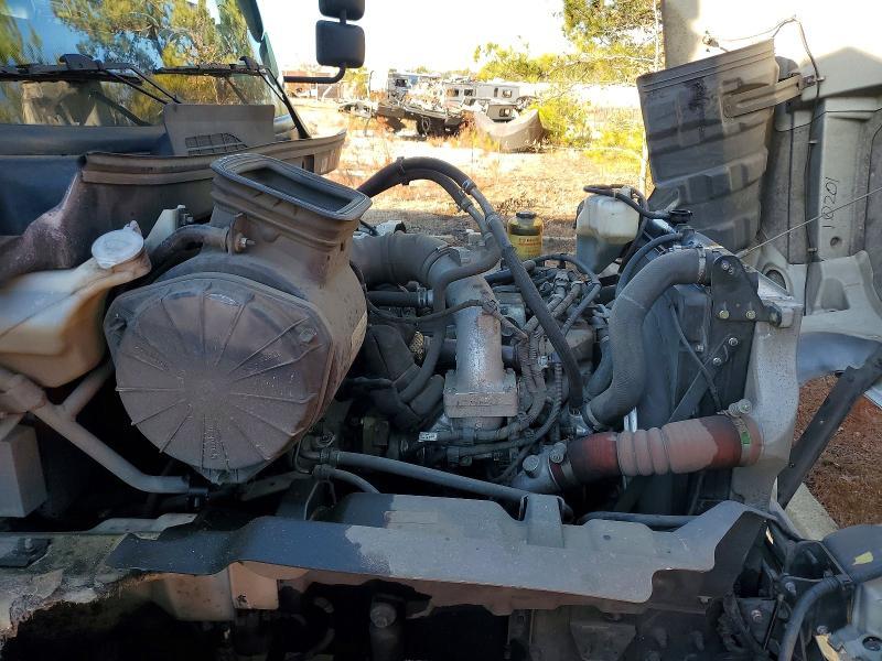 2021 Hino 268 BOX Truck