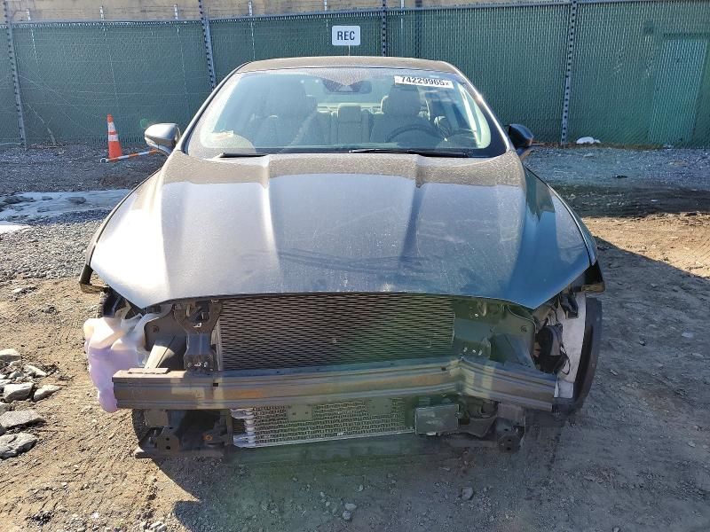 2015 Ford Fusion Titanium hev