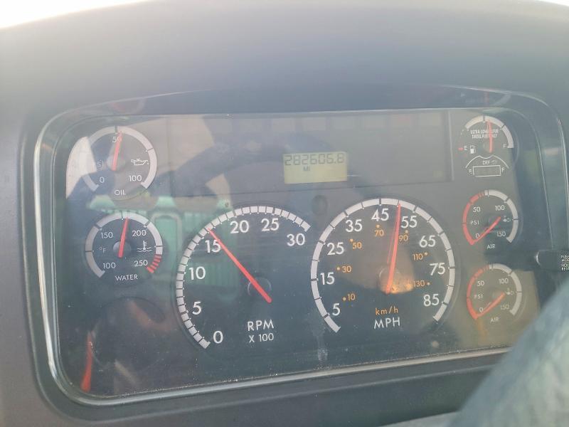 2013 Freightliner Business Class M2 box Truck