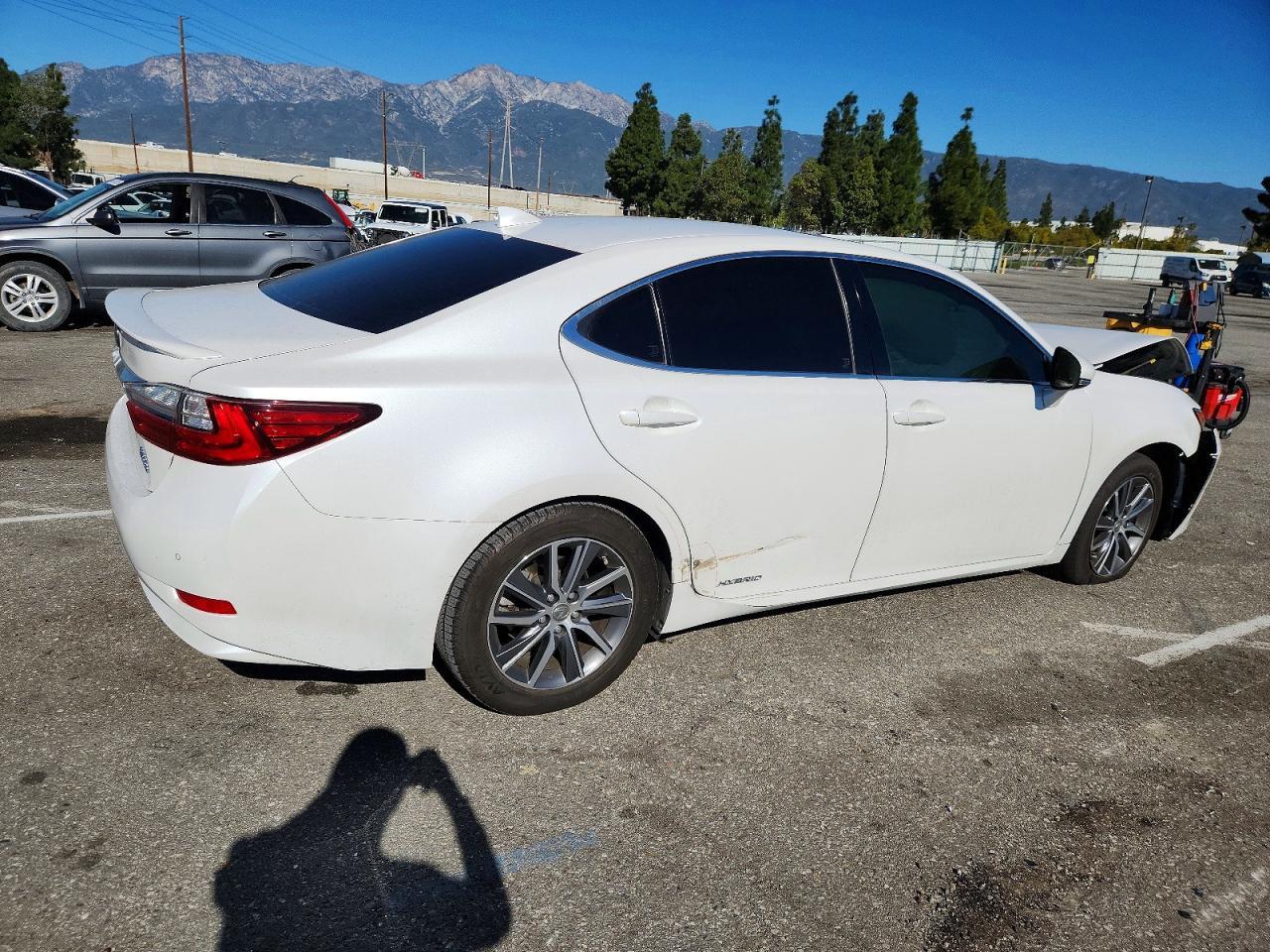 2016 Lexus Es 300h