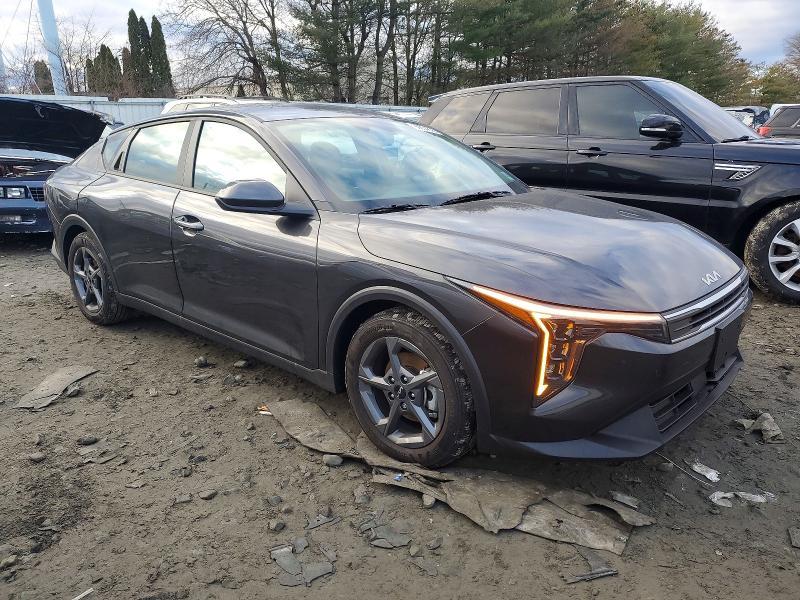 2025 KIA K4 lx