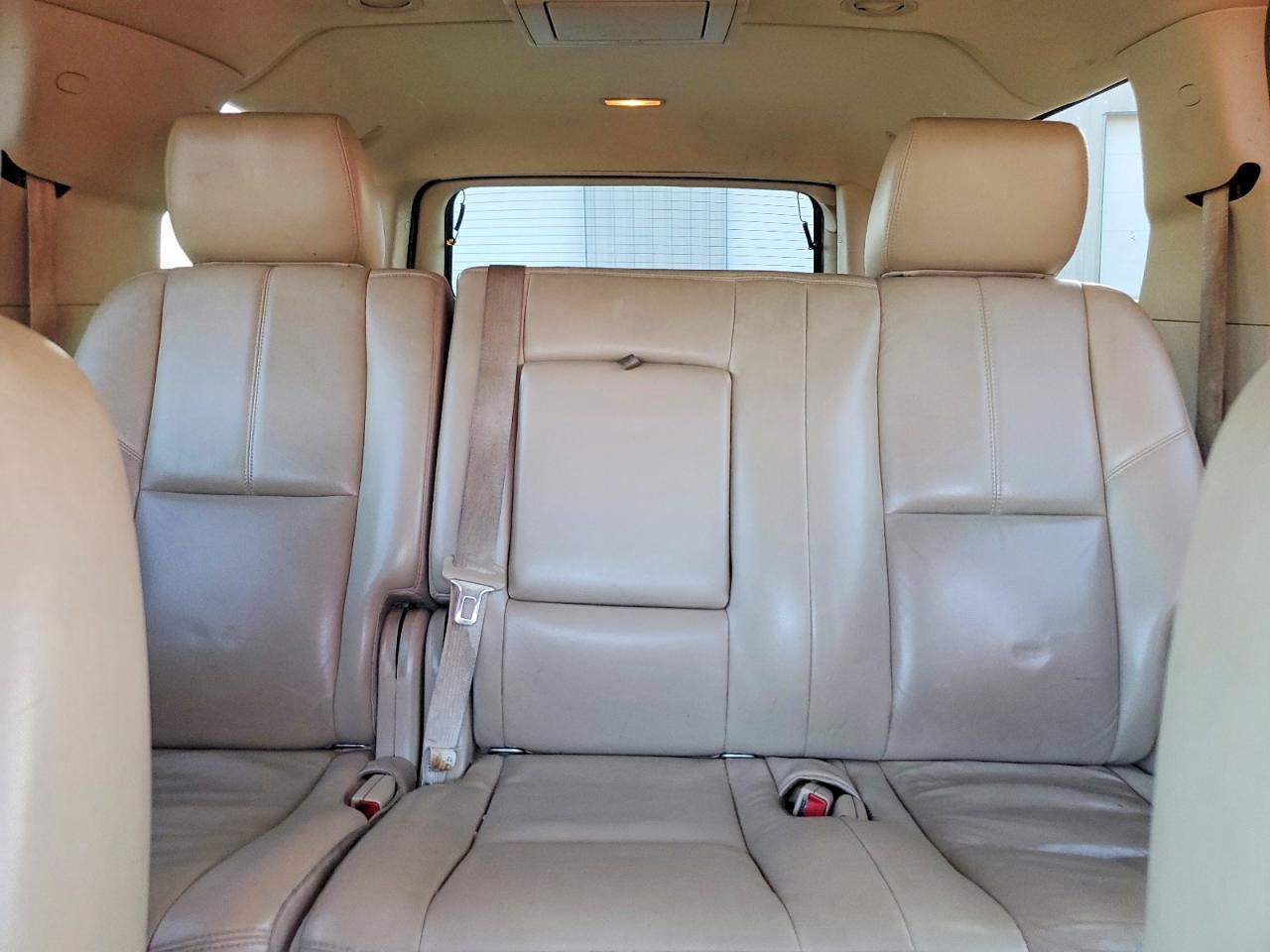 2012 Chevrolet Suburban K1500 lt
