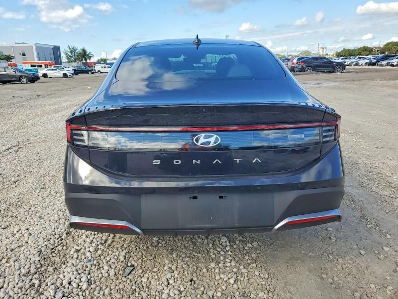 2025 Hyundai Sonata se