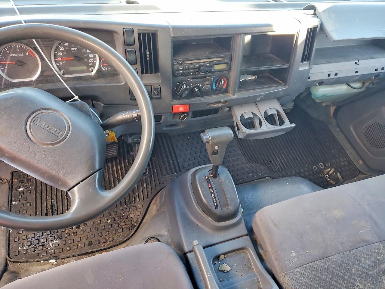 2011 Isuzu NPR HD BOX Truck