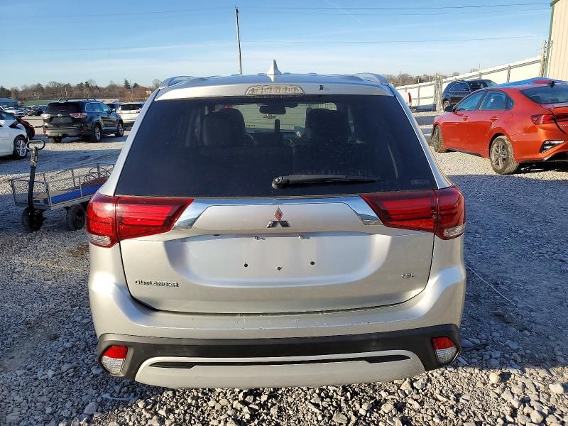 2020 Mitsubishi Outlander se