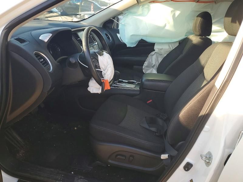 2020 Nissan Pathfinder sv