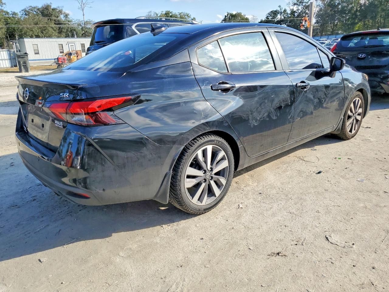 2020 Nissan Versa sr