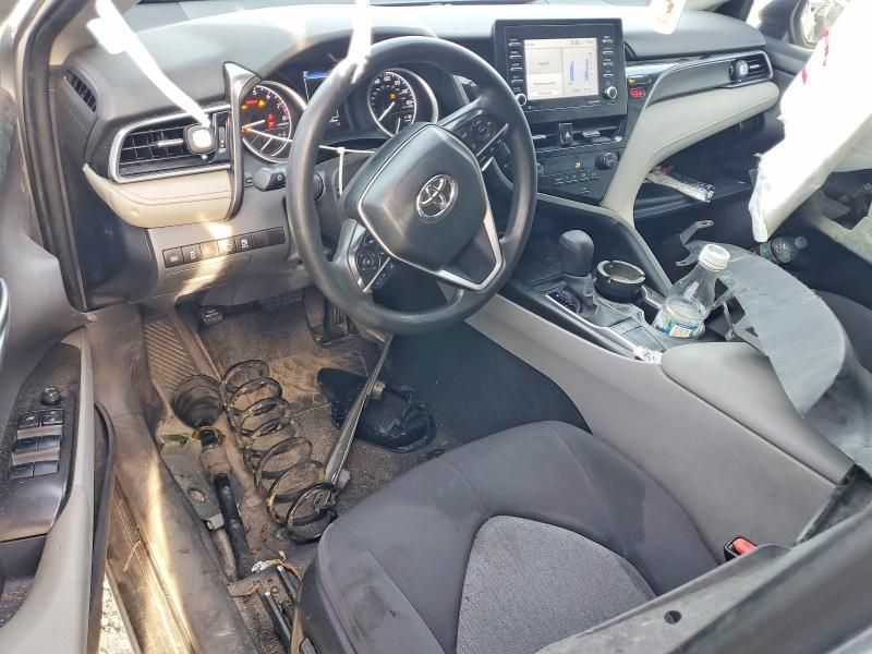 2024 Toyota Camry le