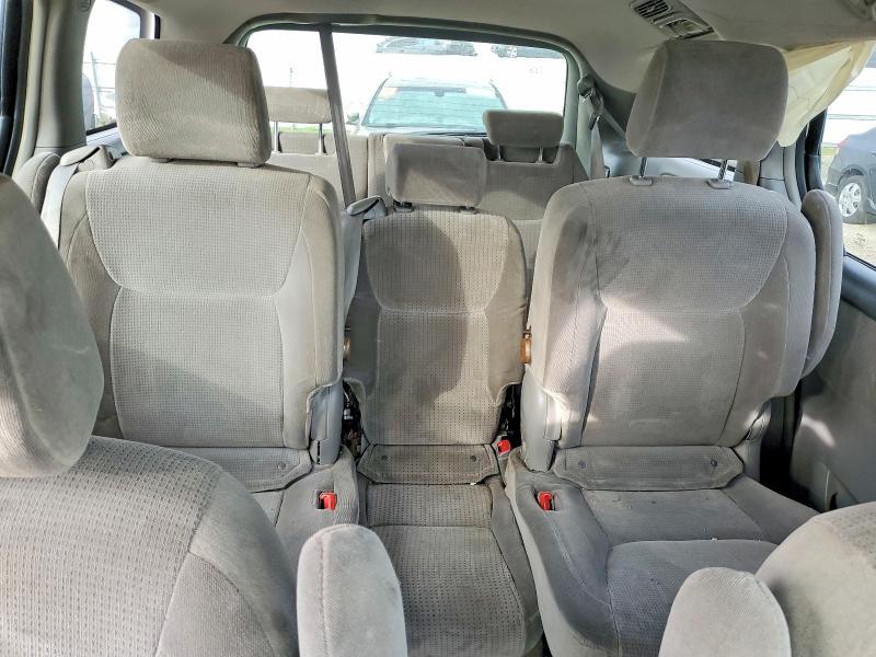 2005 Toyota Sienna le 7-passenger