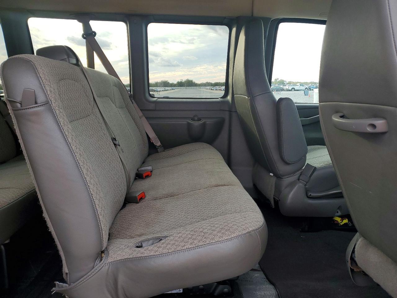 2024 Chevrolet Express G3500 LT