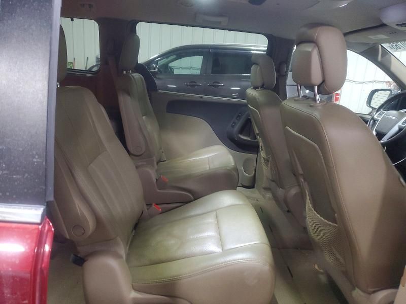 2015 Chrysler Town & Country Touring l