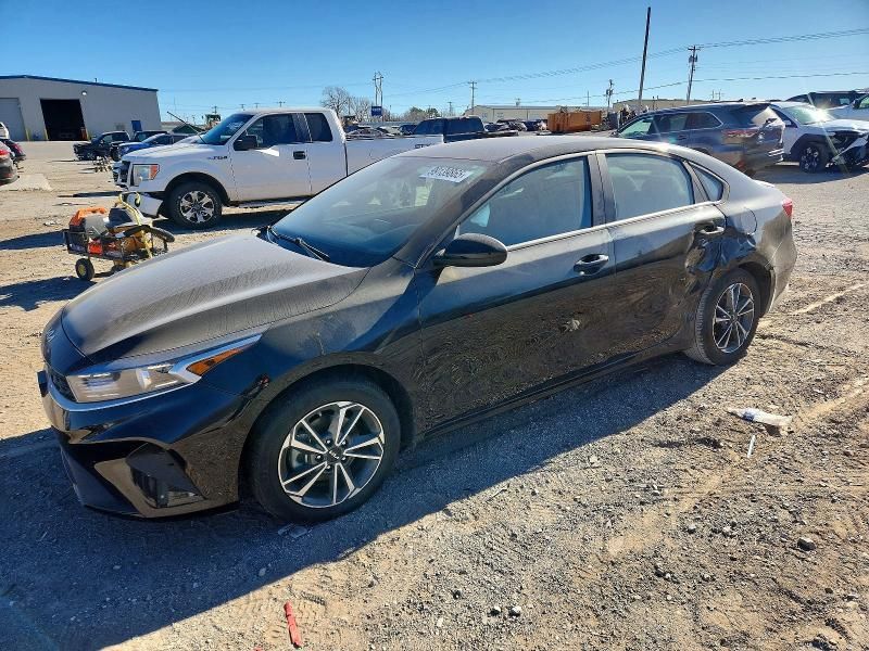 2023 KIA Forte lx