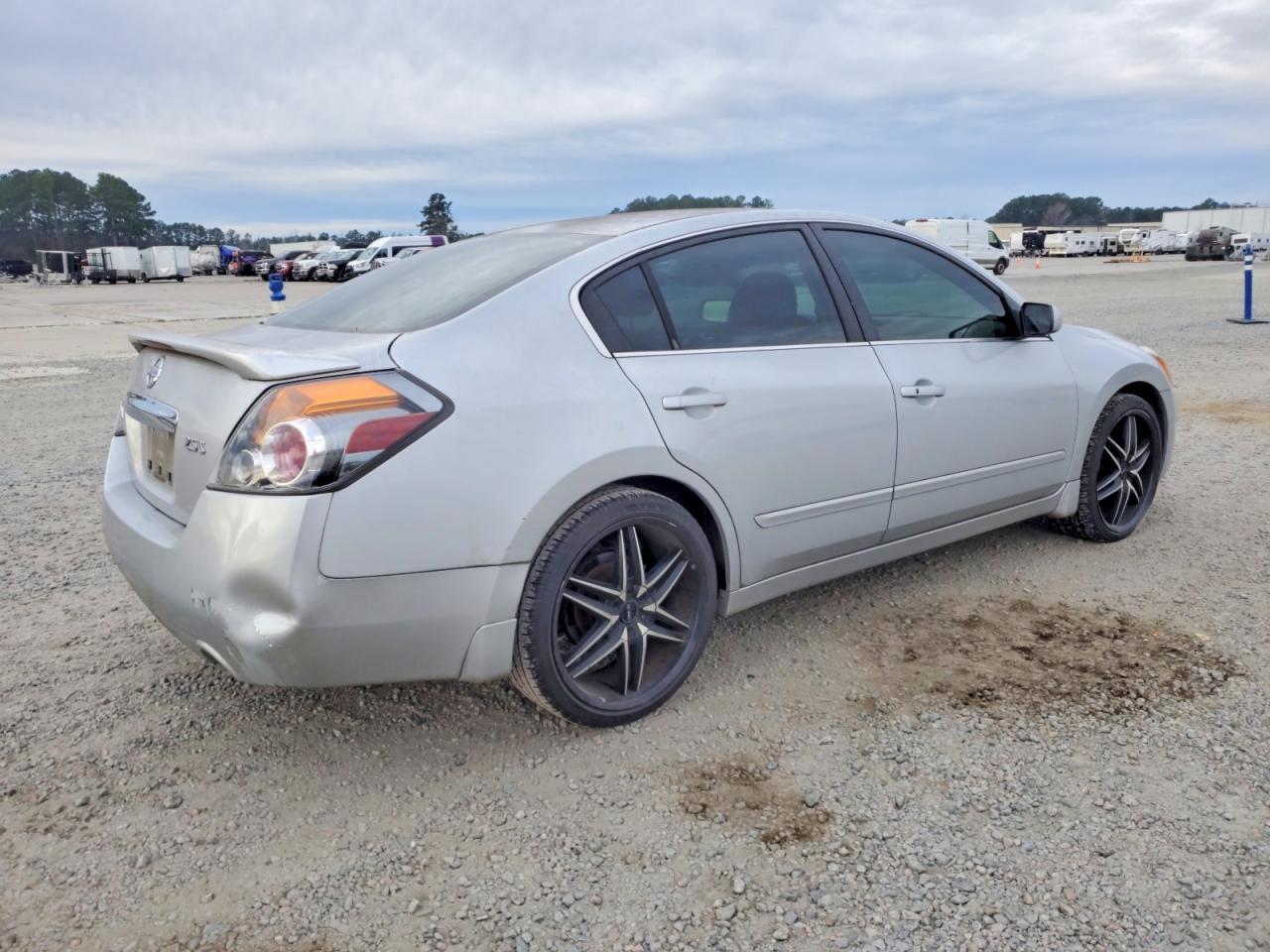 2011 Nissan Altima Base