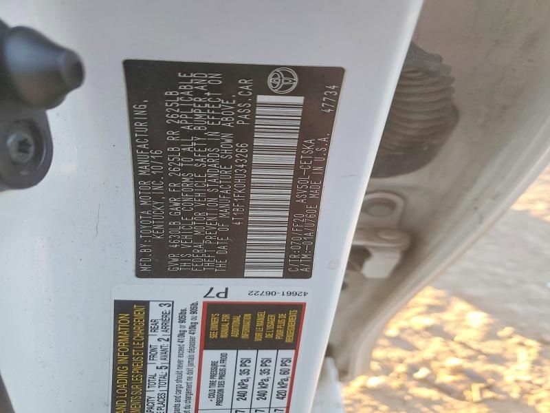 2017 Toyota Camry le