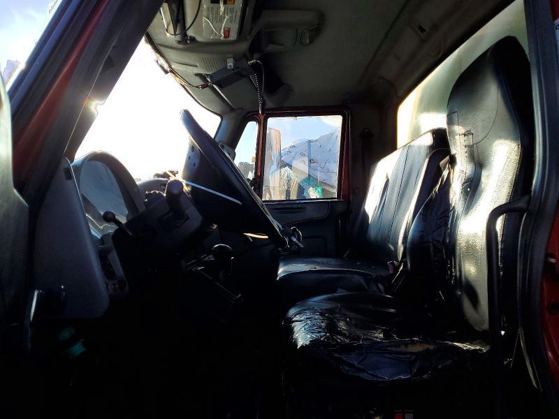 2014 International 4300 box Truck