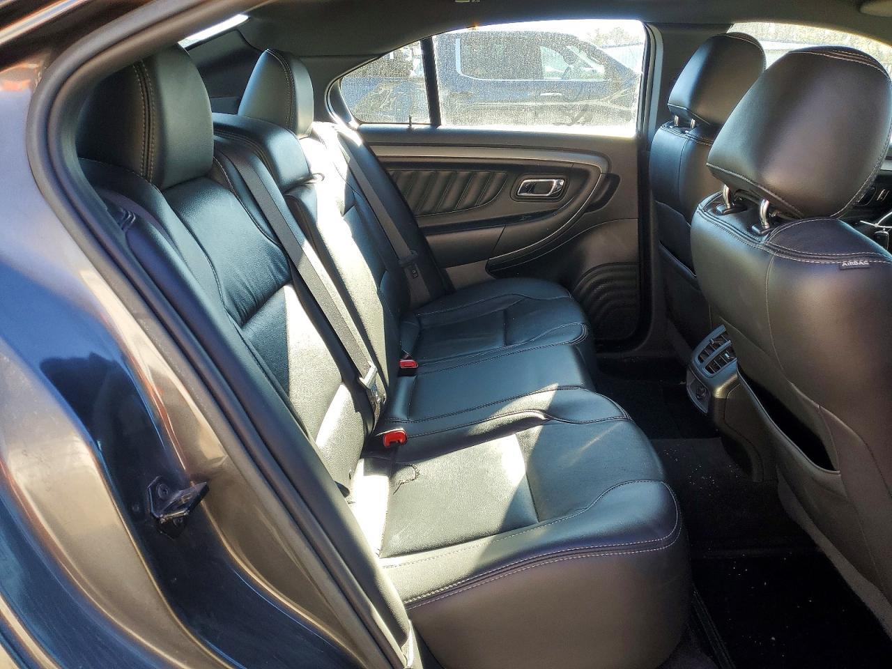 2018 Ford Taurus sel