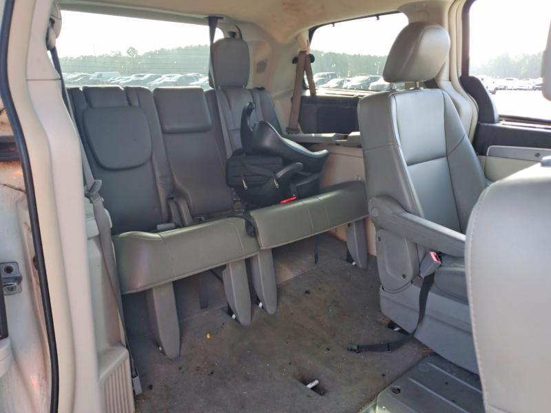 2011 Volkswagen Routan se