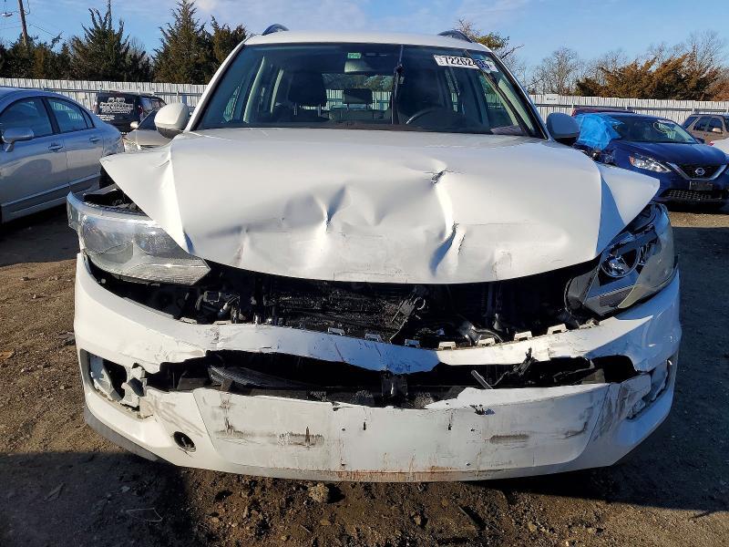 2016 Volkswagen Tiguan s