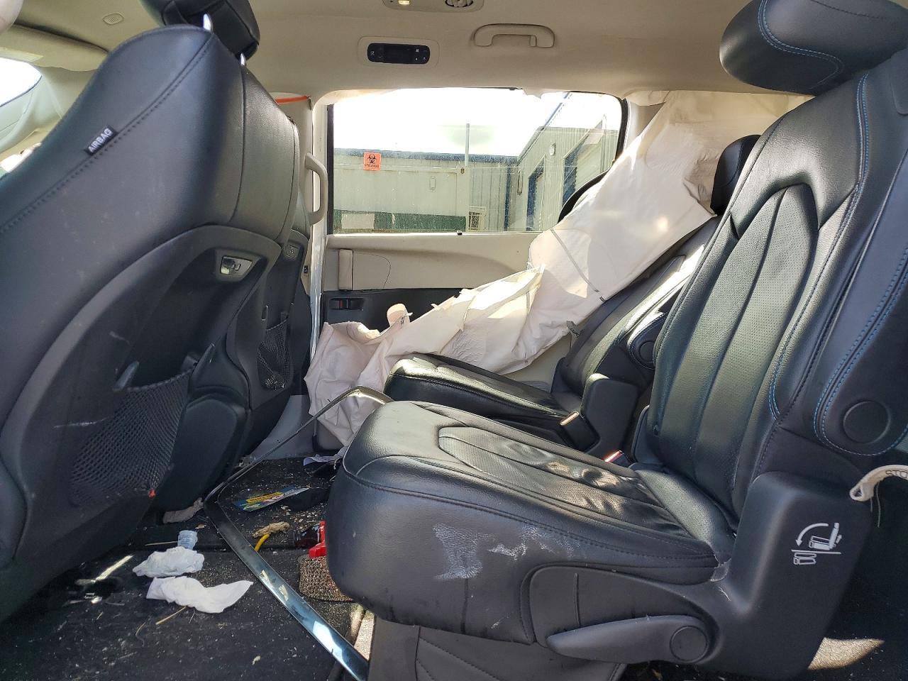 2021 Chrysler Pacifica Touring l