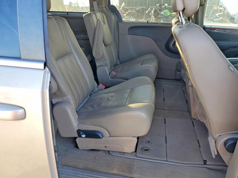2015 Chrysler Town & Country Touring
