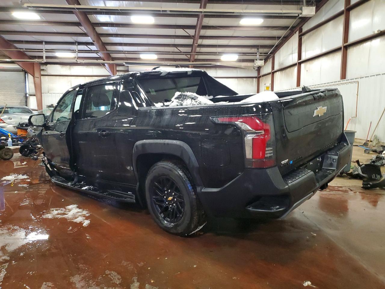 2025 Chevrolet Silverado lt