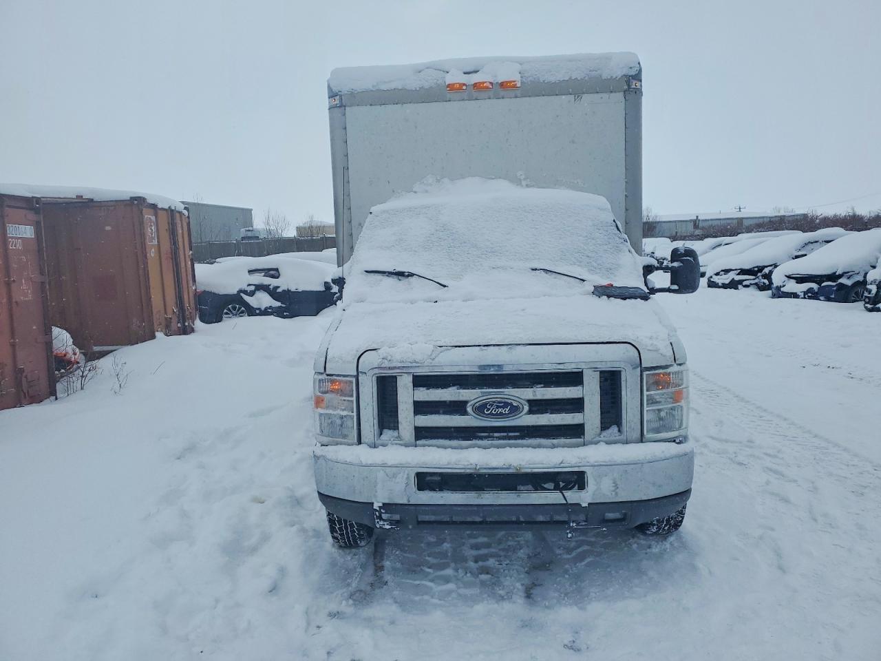 2016 Ford Econoline E450 Super Duty Cutaway Van