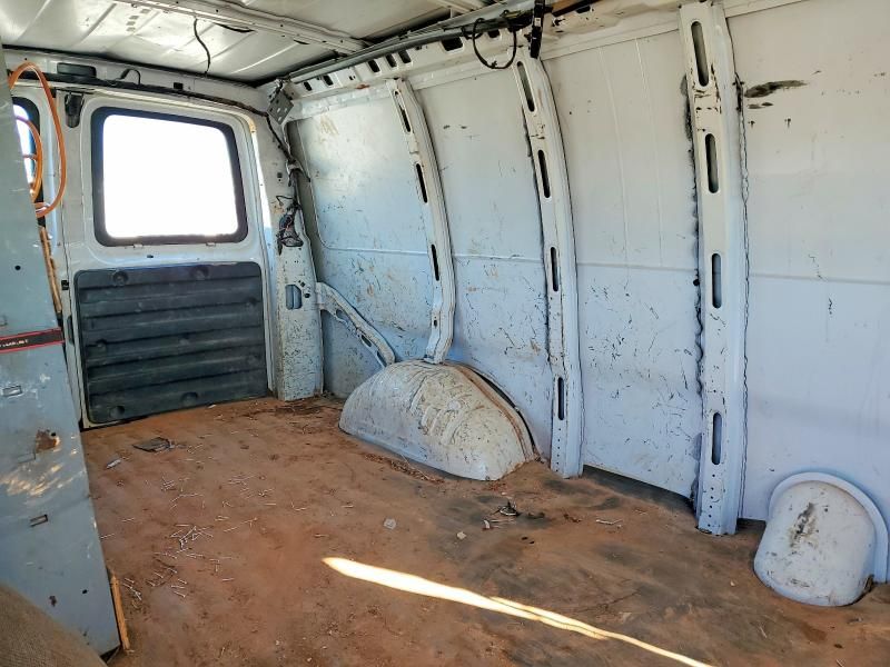 2017 Chevrolet Express 2500 Delivery Van