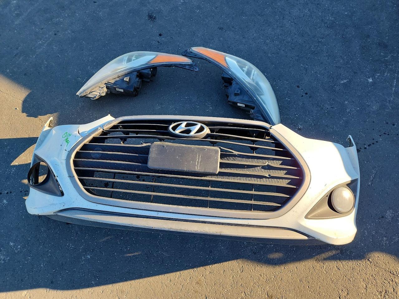 2016 Hyundai Veloster Turbo